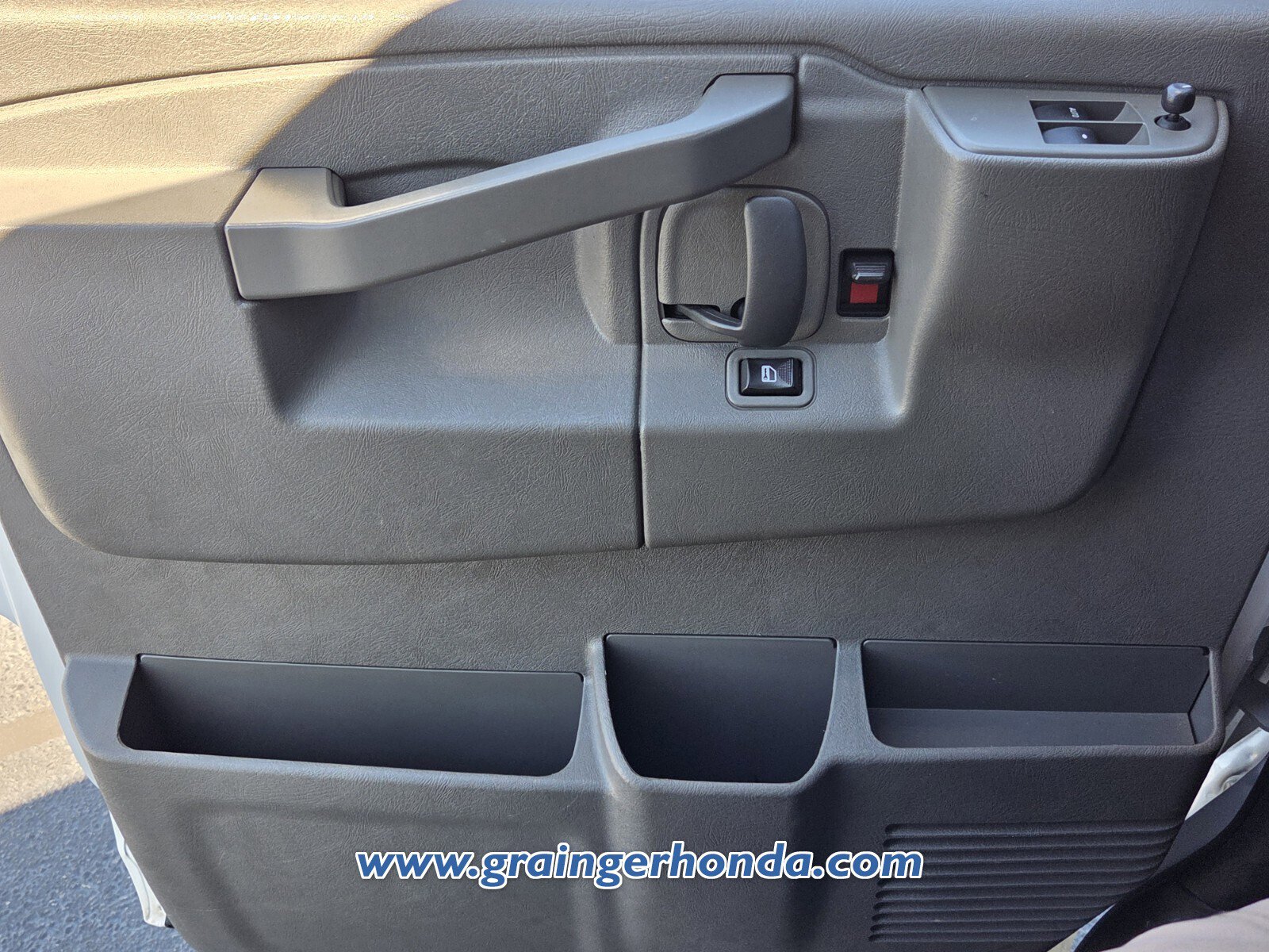 Used 2020 Chevrolet Express 2500 LT w/ LT Preferred Equipment Group image 26