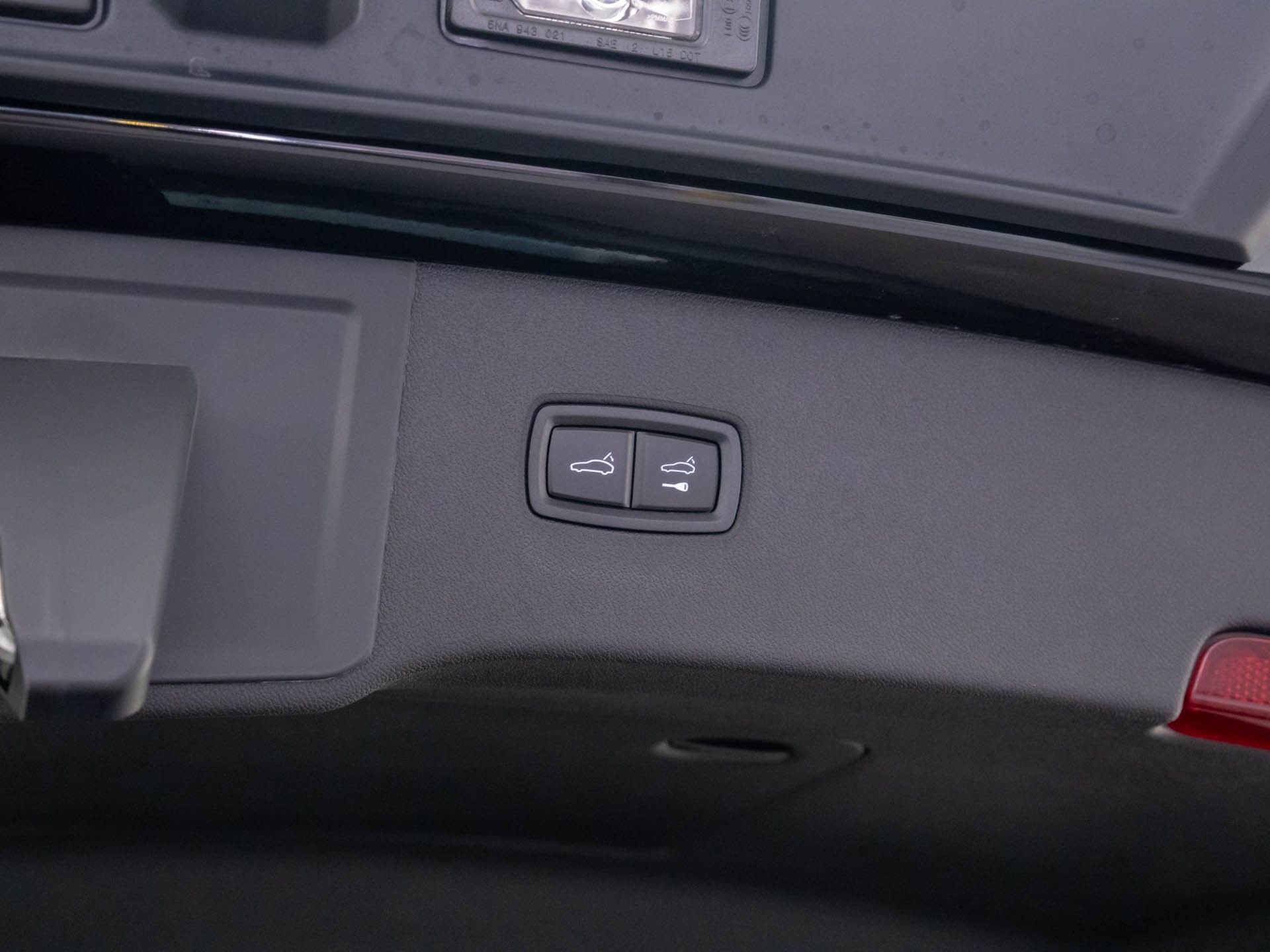 Certified 2025 Porsche Cayenne image 30