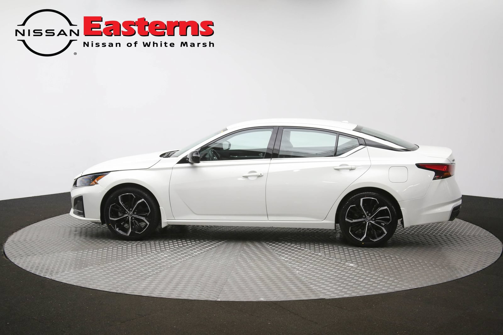Used 2025 Nissan Altima 2.5 SR FWD image 59