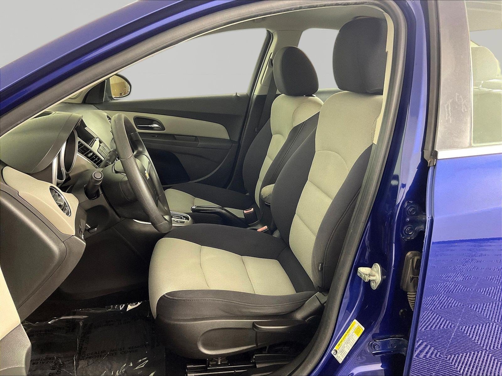 Used 2012 Chevrolet Cruze LS FWD image 20