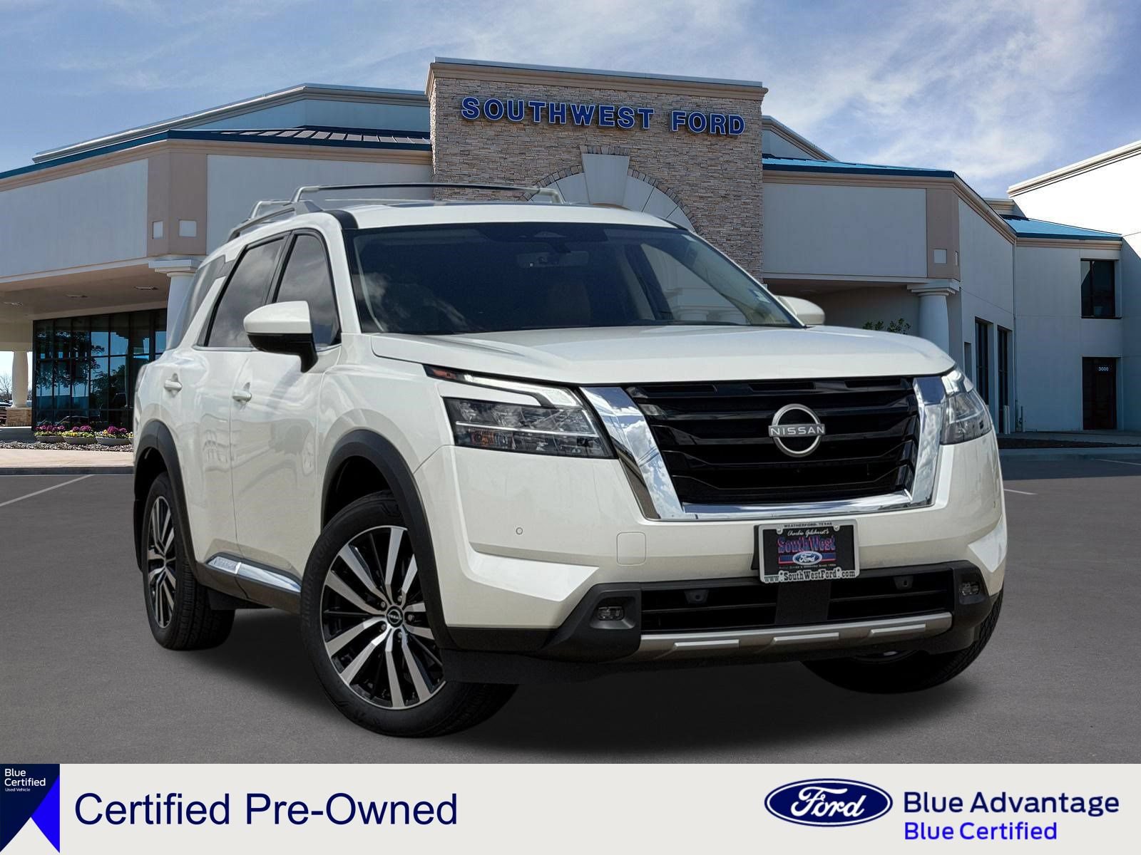 Used 2024 Nissan Pathfinder Platinum w/ Lighting Package (N92)