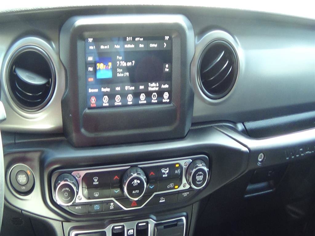 Used 2023 Jeep Wrangler Unlimited Sahara AWD/4WD image 25