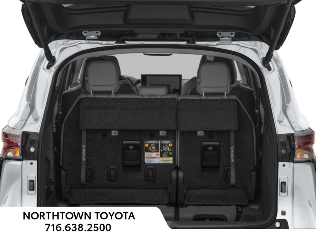 New 2026 Toyota Sienna XLE image 10
