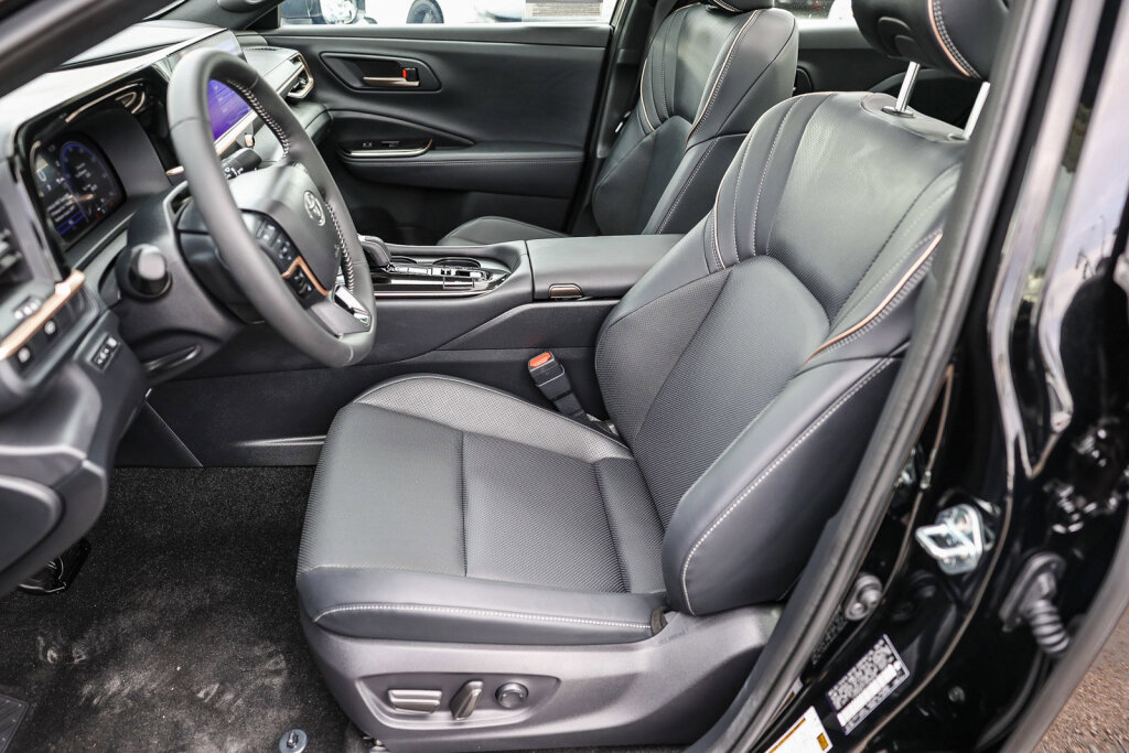 Certified 2026 Toyota Crown XLE w/ Advanced Technology Package AWD/4WD image 13