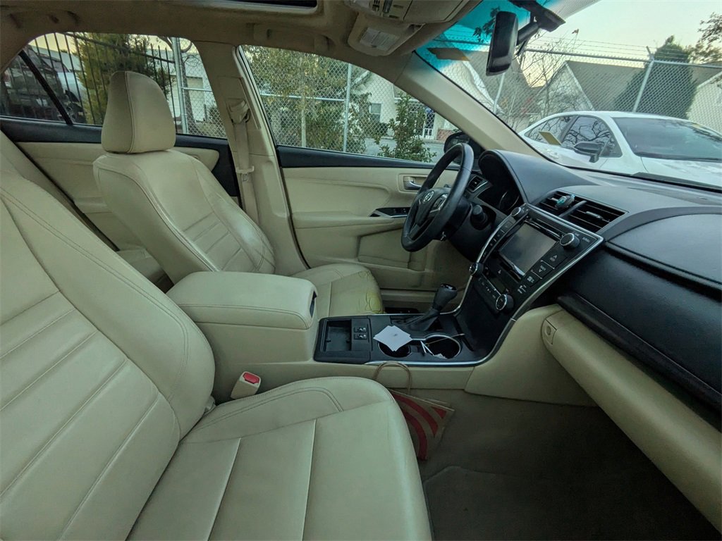 Used 2015 Toyota Camry XLE image 10