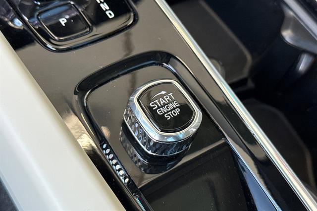 Certified 2023 Volvo XC60 T8 Ultimate image 24