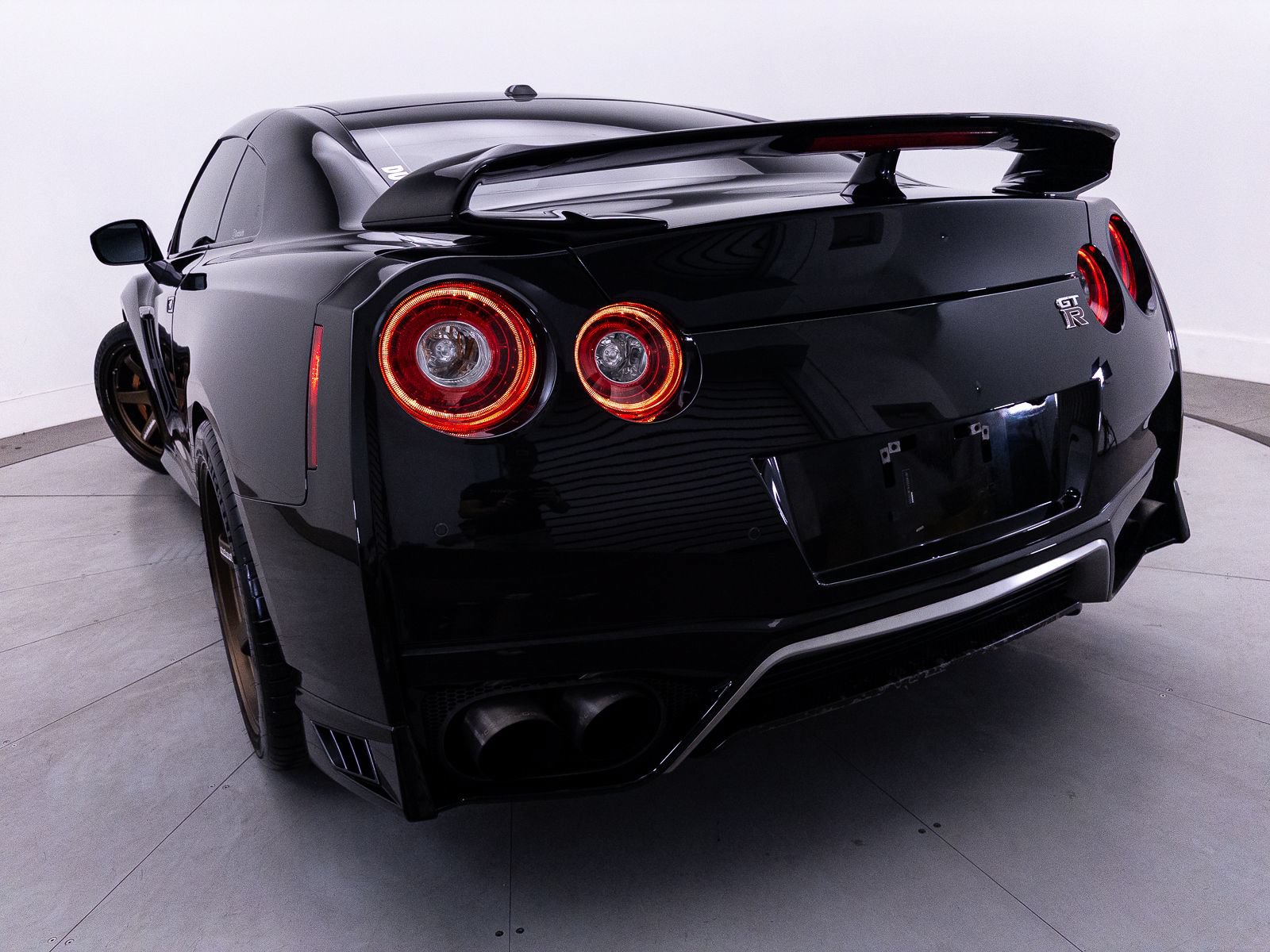 Used 2020 Nissan GT-R Premium w/ Premium Interior Package AWD/4WD image 7