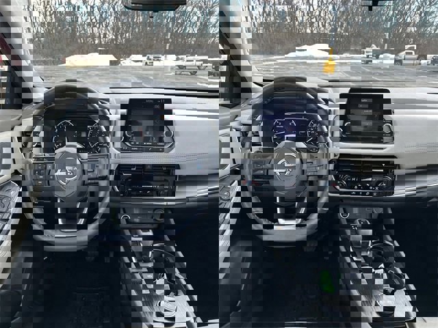 Used 2023 Nissan Rogue SV w/ SV Premium Package image 13