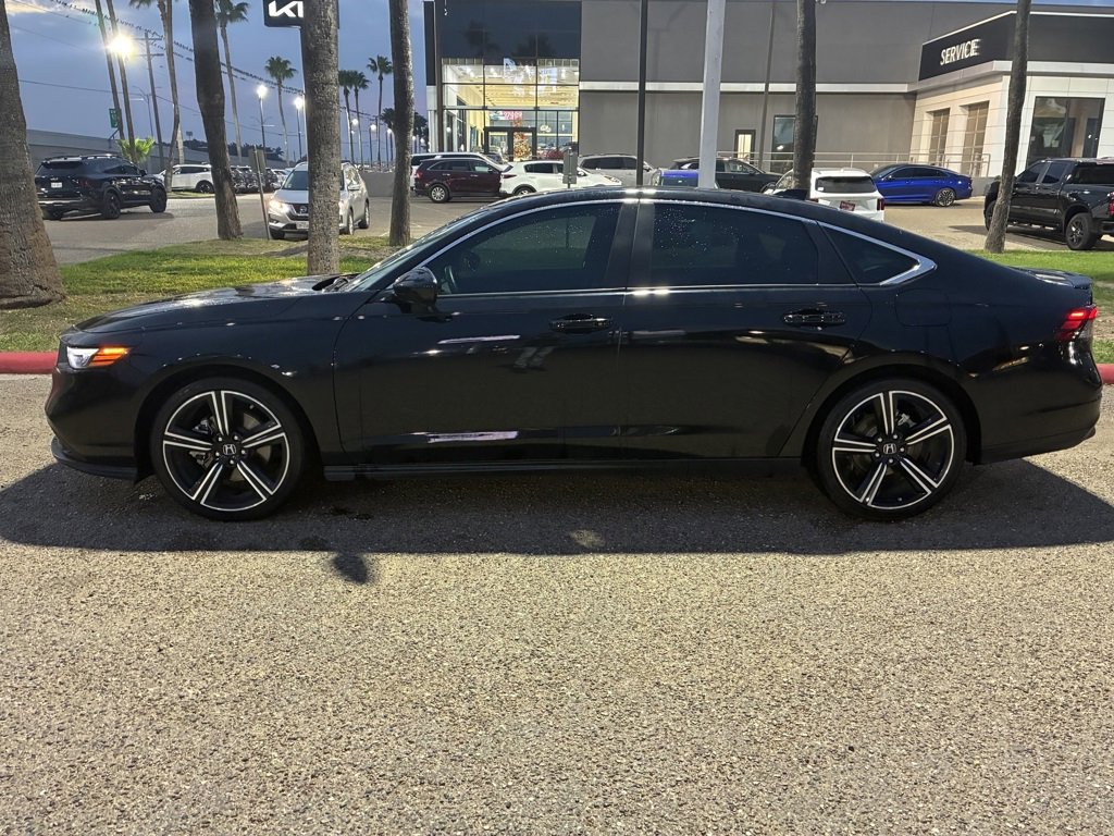 Used 2024 Honda Accord Sport image 4