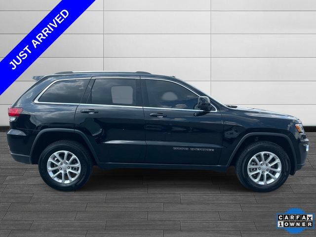 Used 2021 Jeep Grand Cherokee Laredo w/ Security & Convenience Group AWD/4WD image 3
