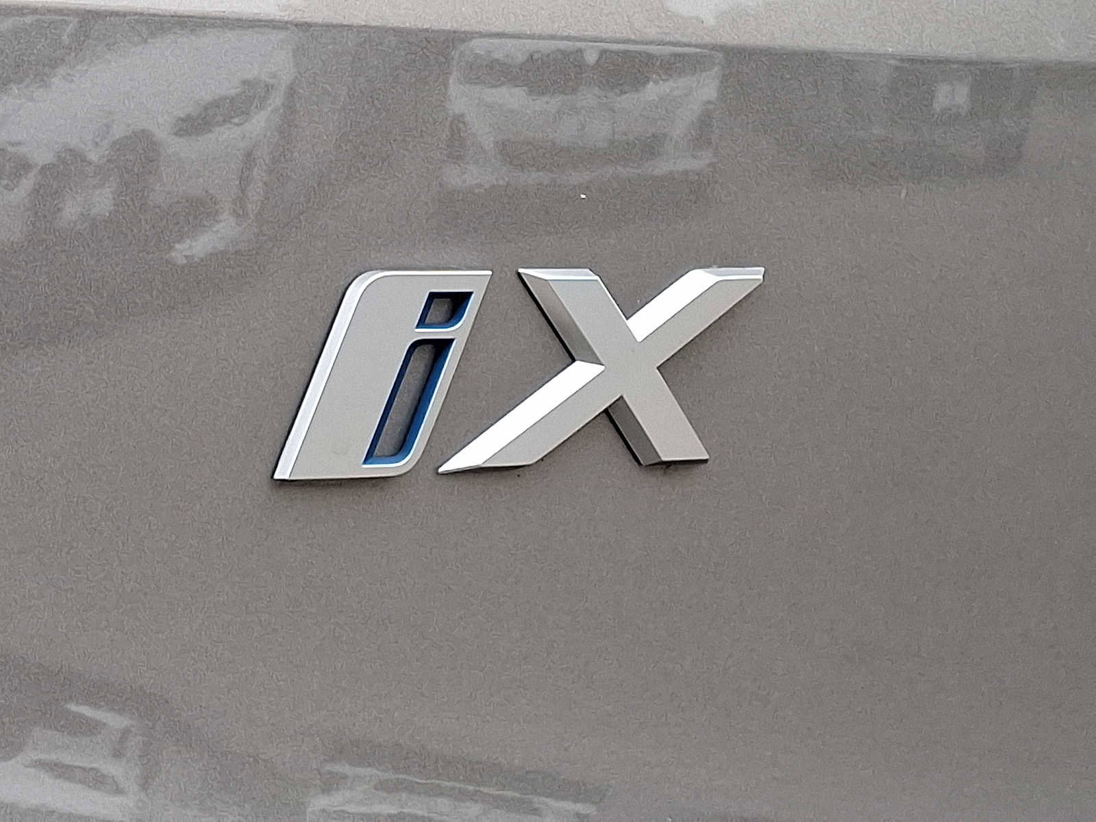 Used 2025 BMW iX xDrive50 image 30