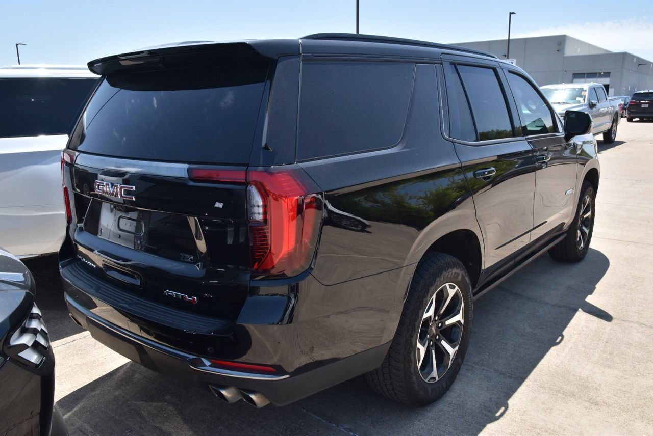 Used 2025 GMC Yukon AT4 w/ AT4 Premium Package AWD/4WD image 6