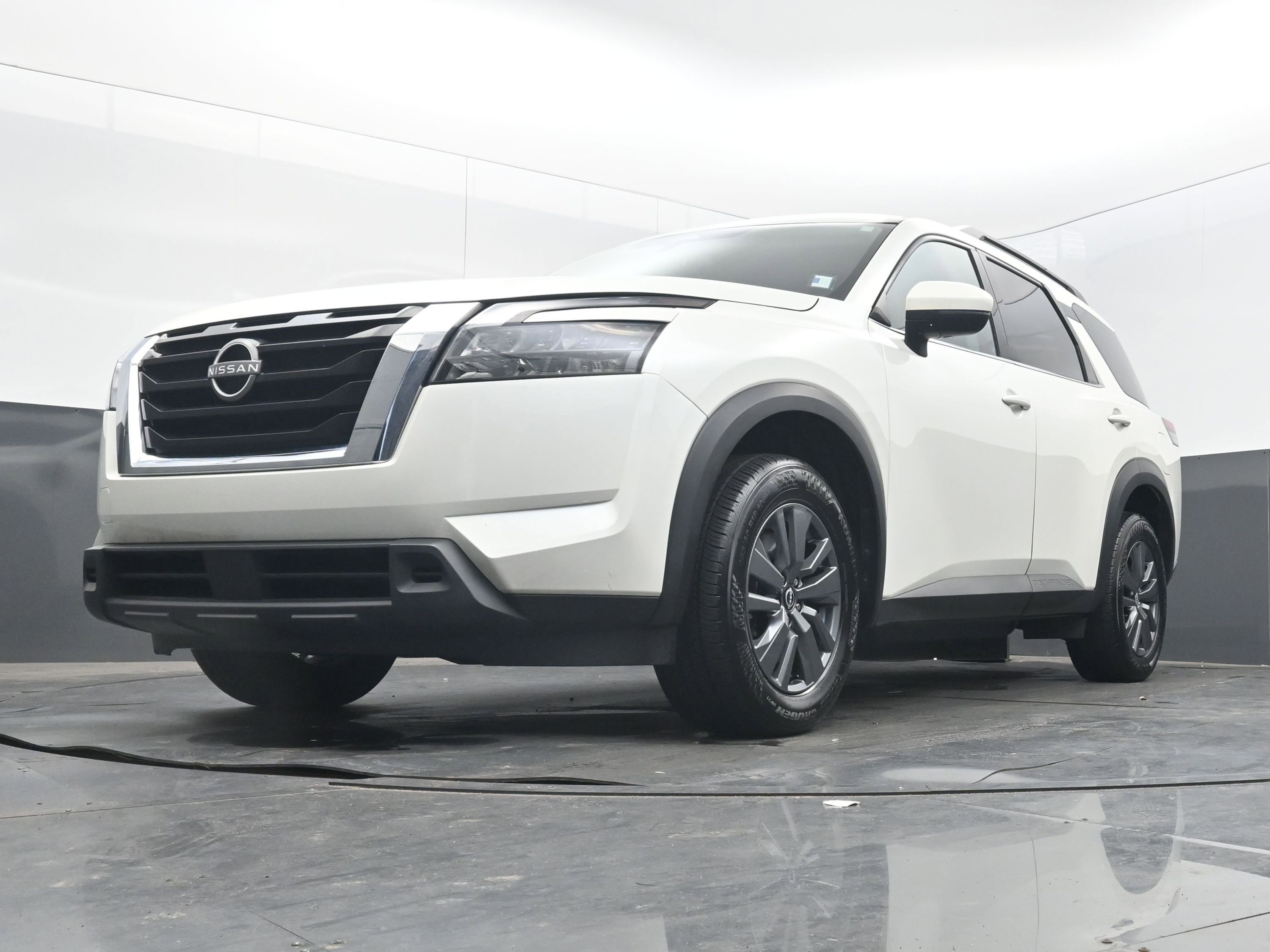 Used 2024 Nissan Pathfinder SV image 26