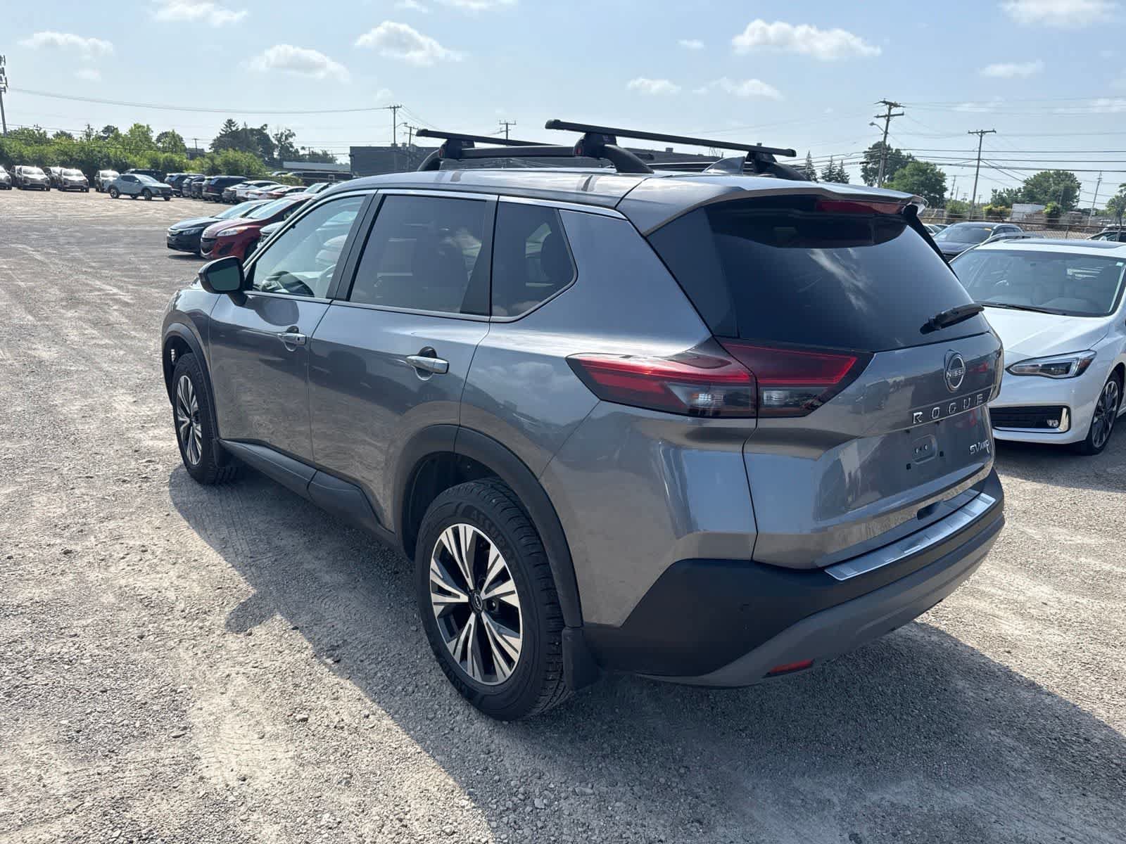 Used 2023 Nissan Rogue SV AWD/4WD image 2
