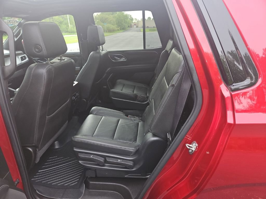 Used 2021 Chevrolet Tahoe Z71 w/ Luxury Package AWD/4WD image 26