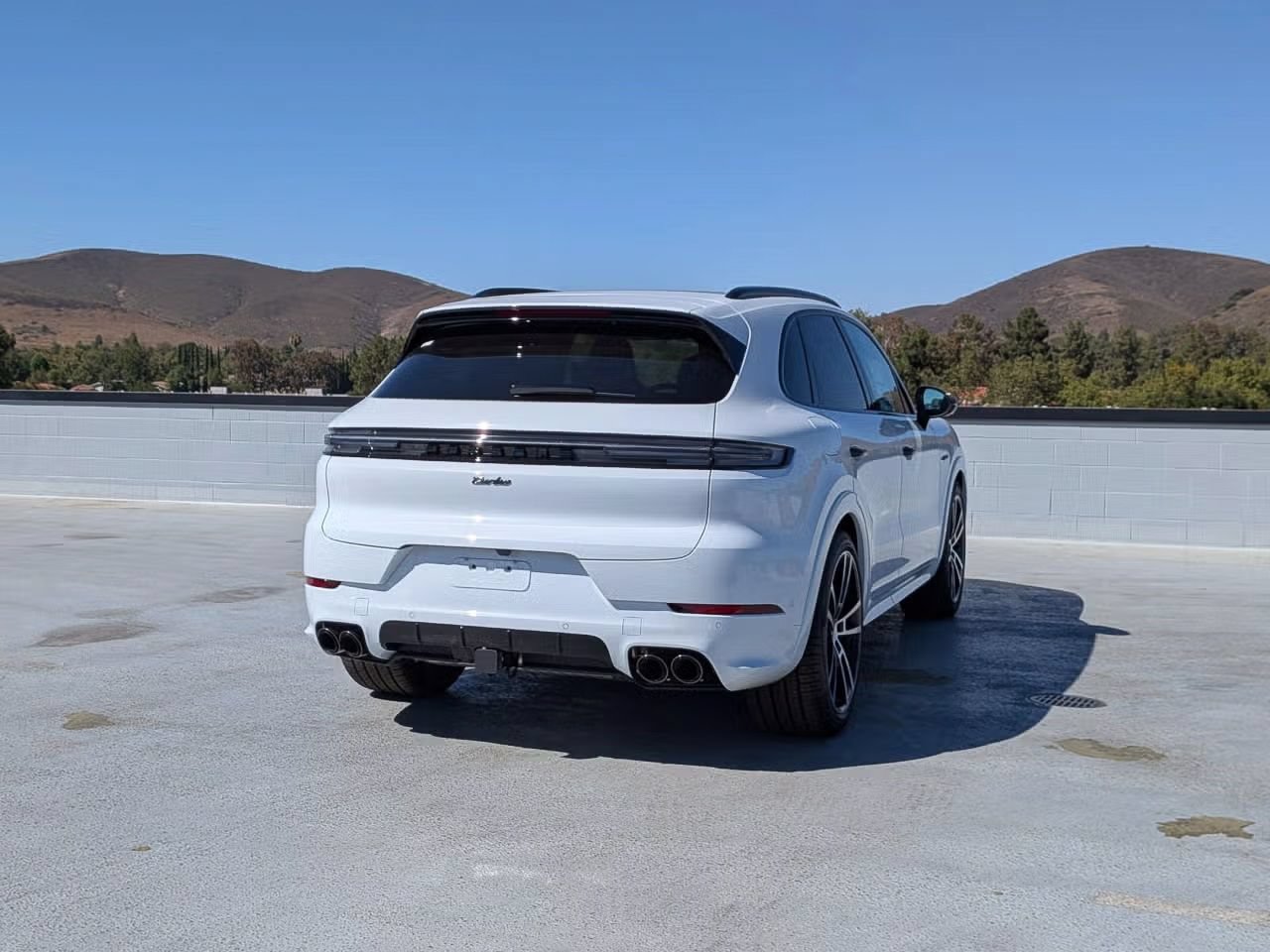Certified 2025 Porsche Cayenne Turbo AWD/4WD image 7