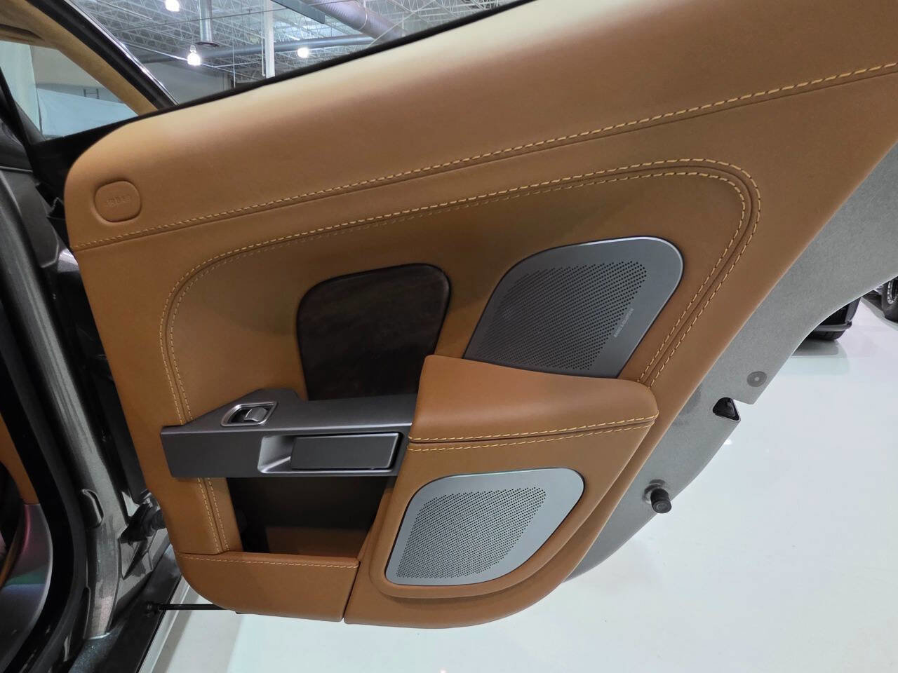 Used 2015 Aston Martin Rapide S image 40