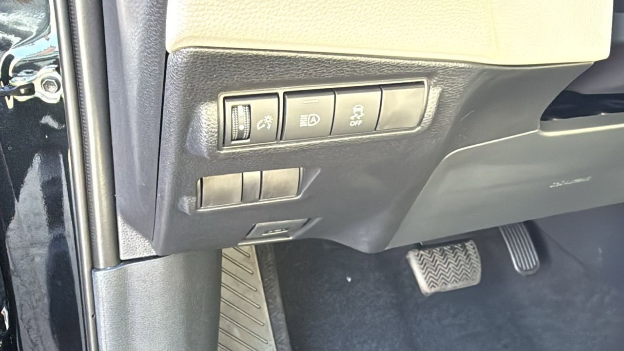 New 2026 Toyota Corolla Cross L image 12