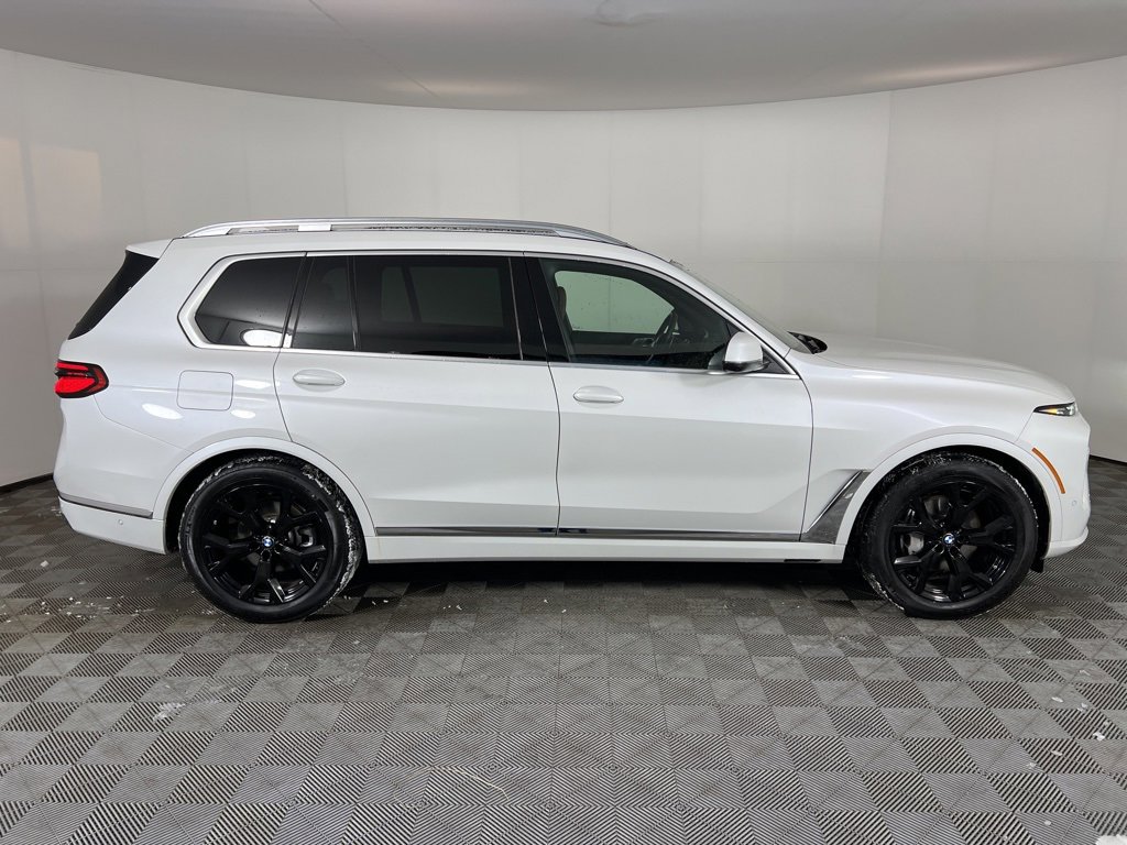 Used 2026 BMW X7 xDrive40i w/ Premium Package image 3