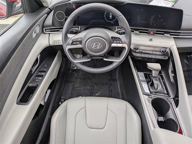 Used 2023 Hyundai Elantra Limited image 14