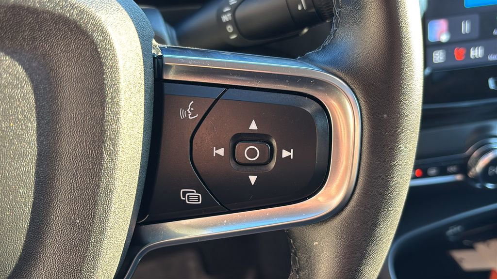 Certified 2024 Volvo XC40 B5 Core image 17