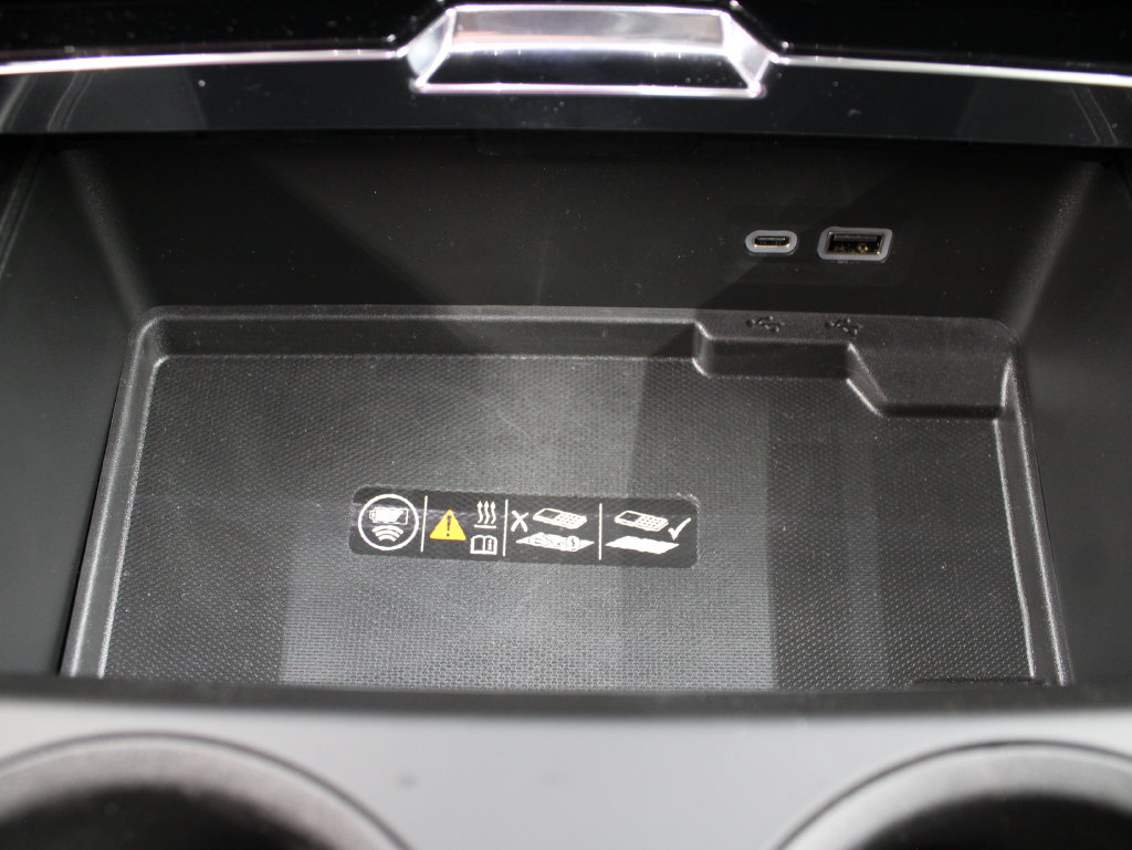 Used 2026 GMC Yukon AT4 Ultimate w/ LPO, Floor Liner Package AWD/4WD image 72