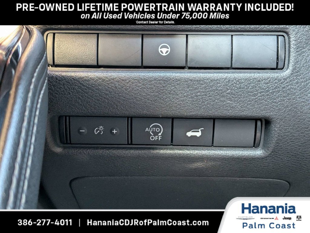 Used 2025 Nissan Rogue SV FWD image 27