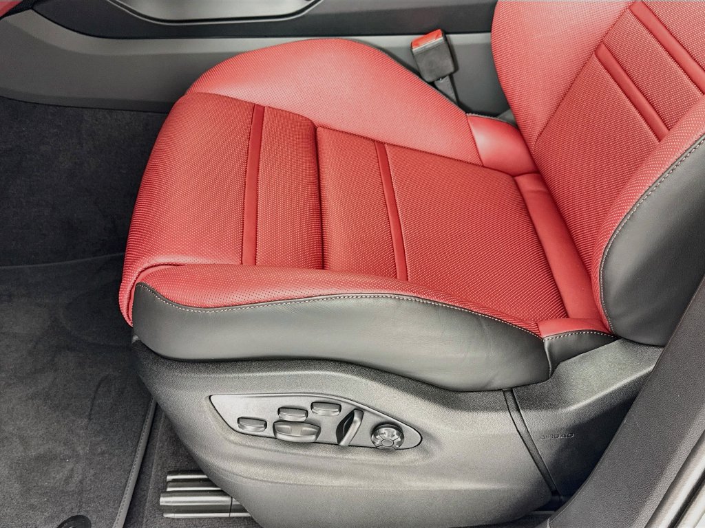 New 2026 Porsche Cayenne Turbo GT AWD/4WD image 13