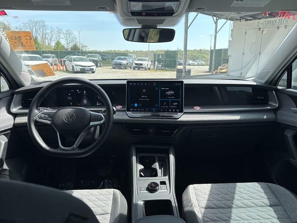 Used 2025 Volkswagen Tiguan S image 16