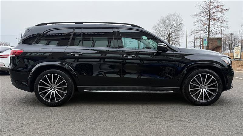 Used 2023 Mercedes-Benz GLS 450 4MATIC w/ AMG Line Exterior image 9