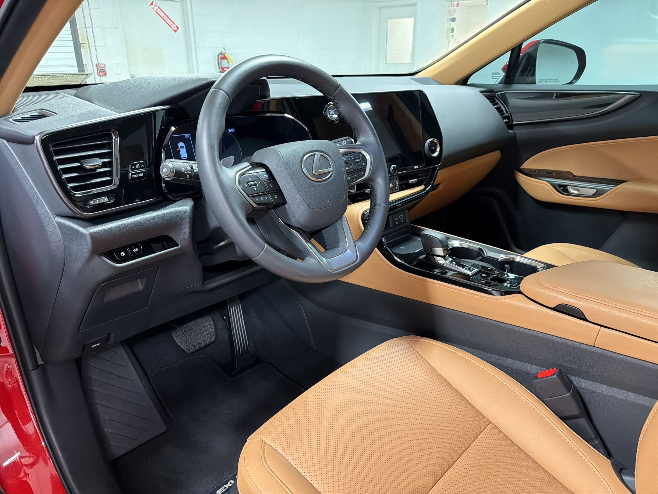 Used 2025 Lexus NX 250 FWD w/ Cold Area Package image 4