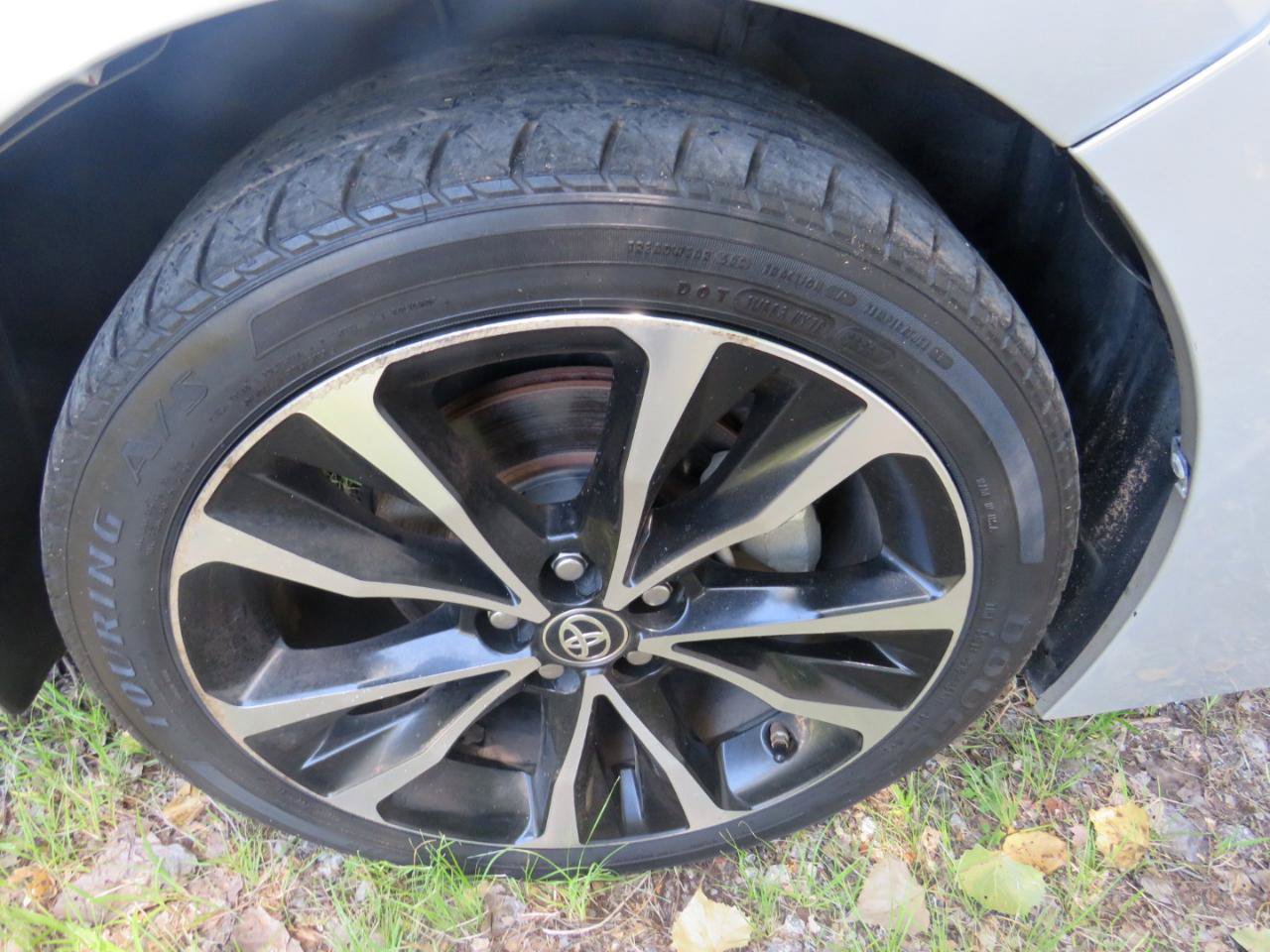 Used 2017 Toyota Corolla SE FWD image 33
