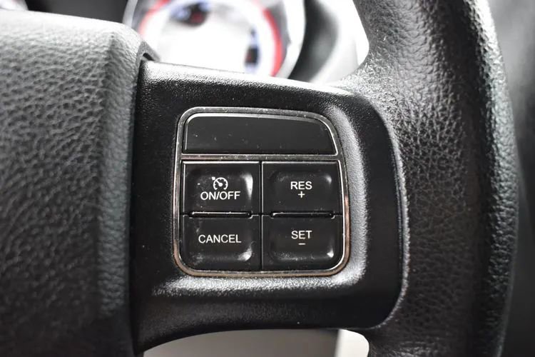 Used 2012 Dodge Grand Caravan American Value Package FWD image 23