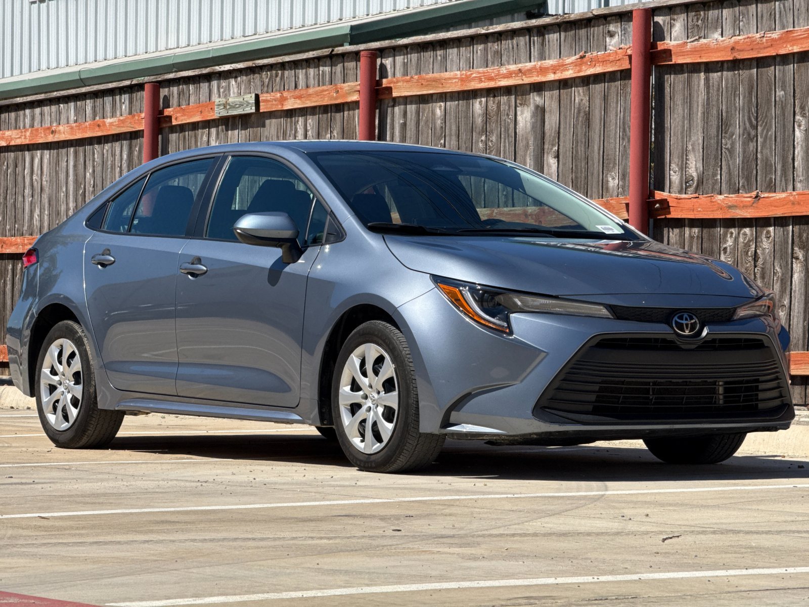 Used 2025 Toyota Corolla LE FWD image 7