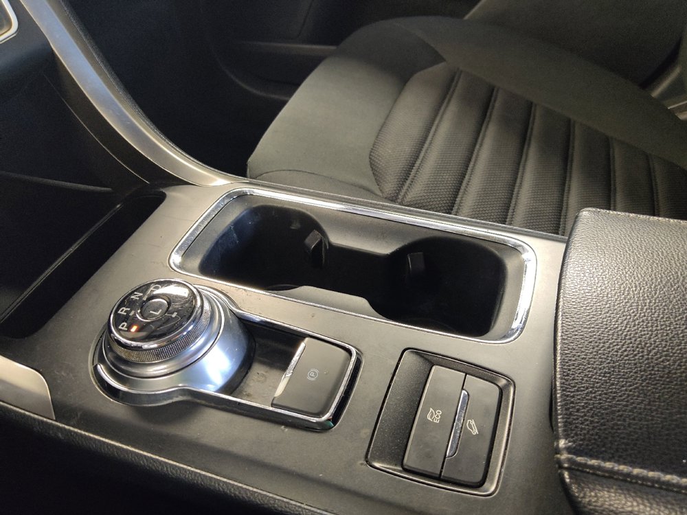 Used 2019 Ford Fusion SE FWD image 26