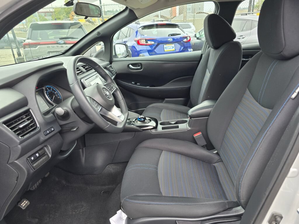 Used 2018 Nissan Leaf SV w/ Protection Package FWD image 20
