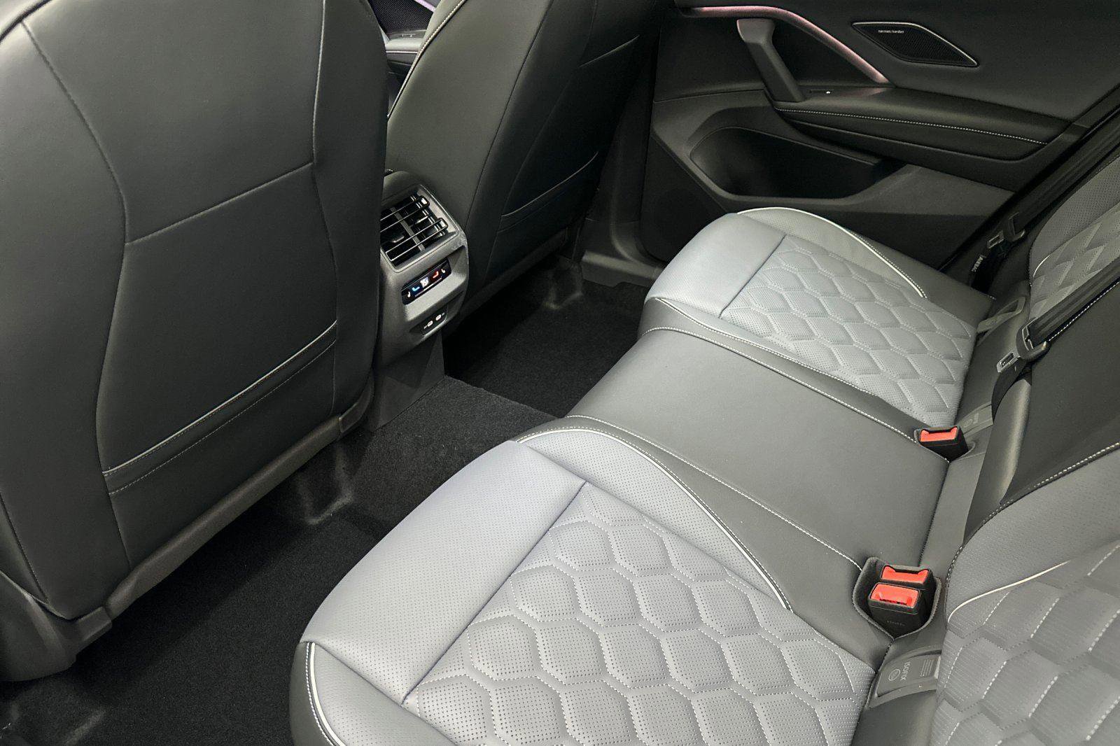 New 2026 Volkswagen Tiguan SEL R-Line image 11