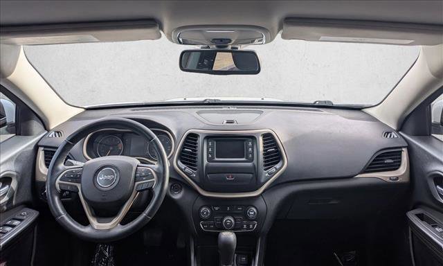 Used 2017 Jeep Cherokee Latitude w/ Comfort & Sound Group image 16