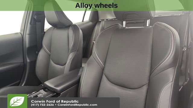 Used 2025 Toyota Prius AWD image 11