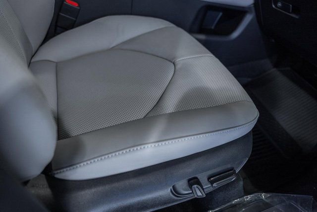 New 2026 Toyota Grand Highlander Limited image 37