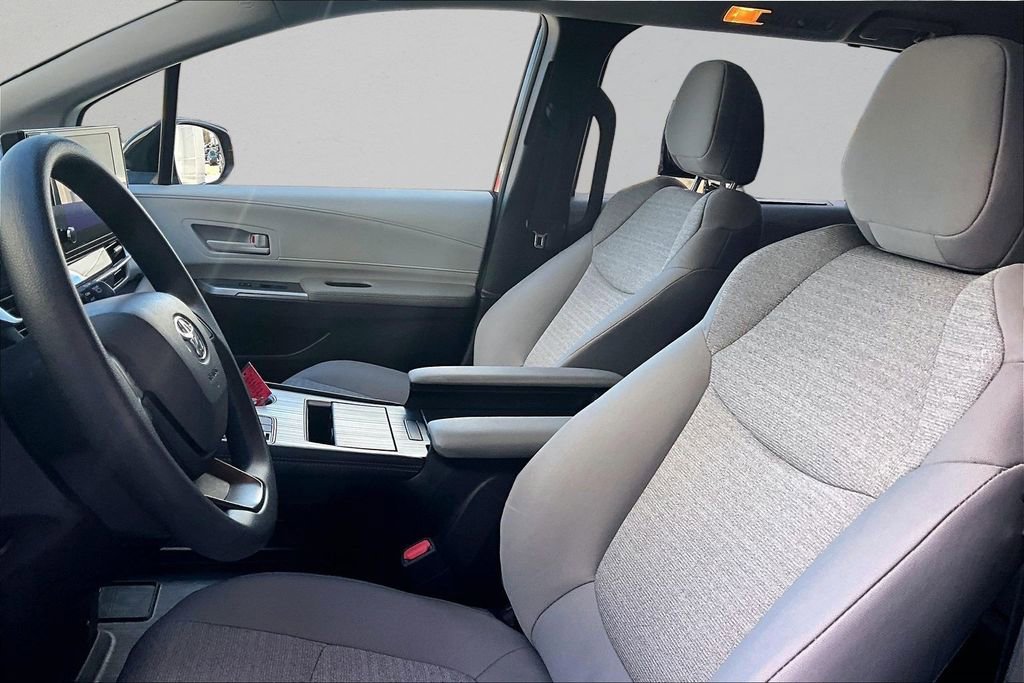 Certified 2026 Toyota Sienna LE image 20