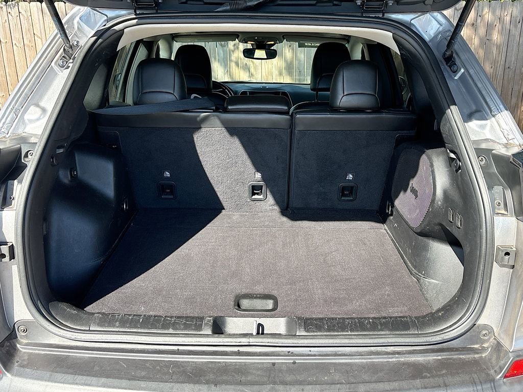 Used 2021 Jeep Cherokee Latitude Plus w/ Sun & Sound Group image 26