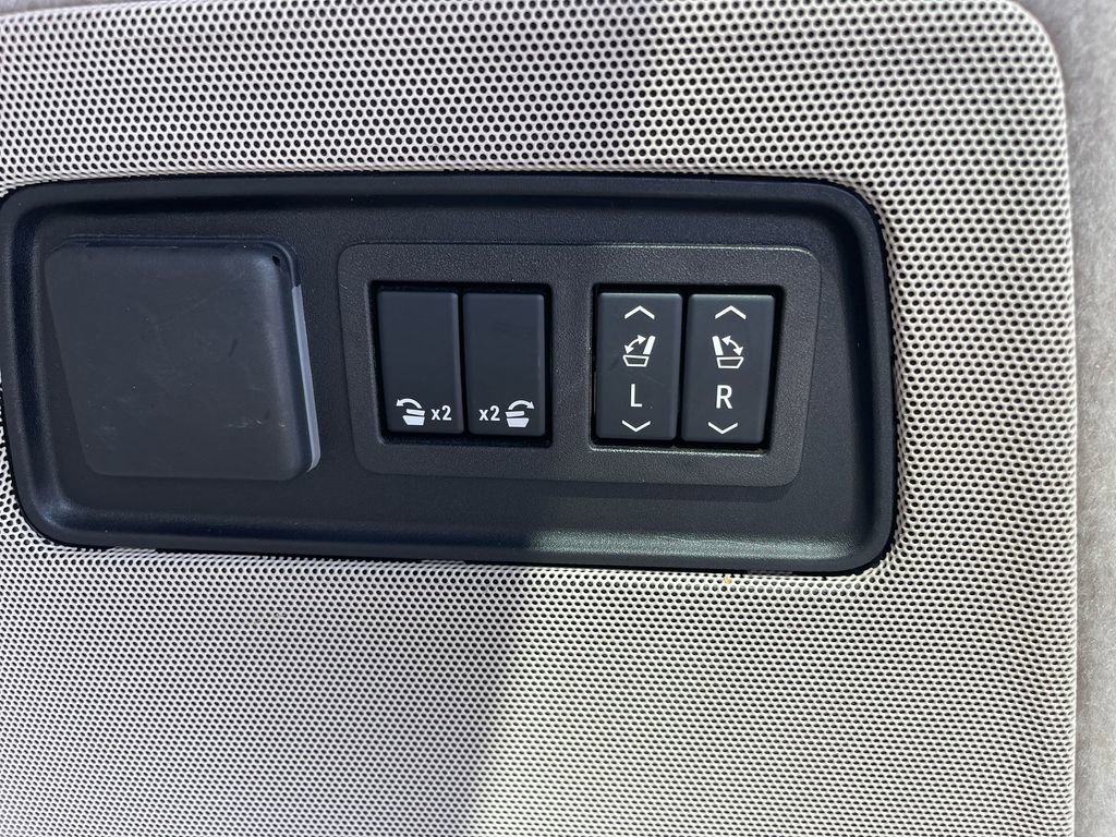 Used 2023 Cadillac Escalade Sport Platinum w/ LPO, ONYX Package image 34