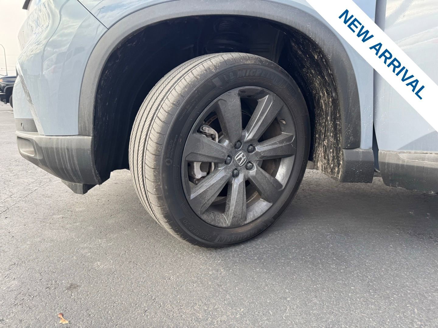 Used 2025 Honda Pilot Sport image 32