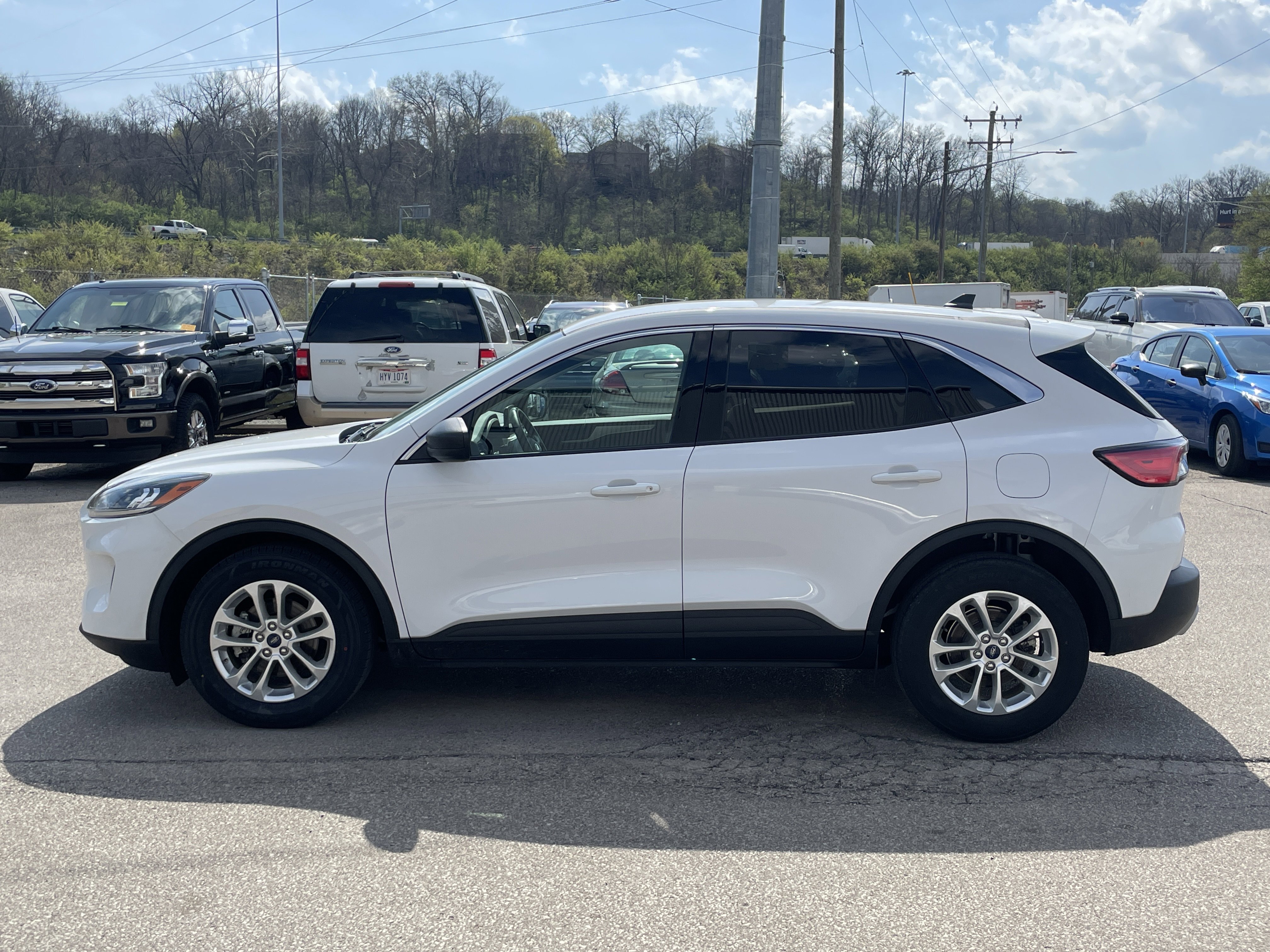Used 2022 Ford Escape SE image 4
