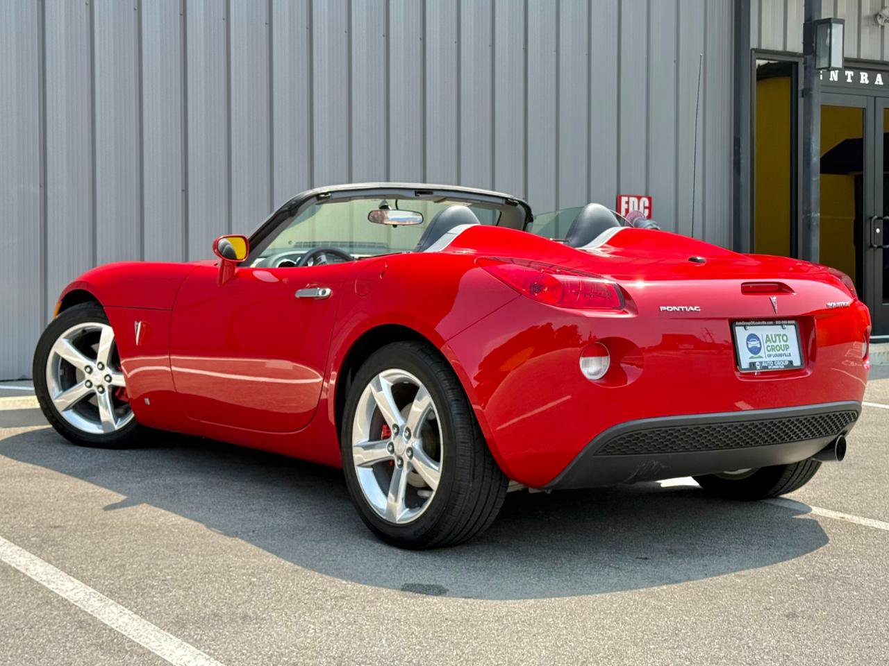 Used 2006 Pontiac Solstice Convertible w/ Premium Package RWD image 7