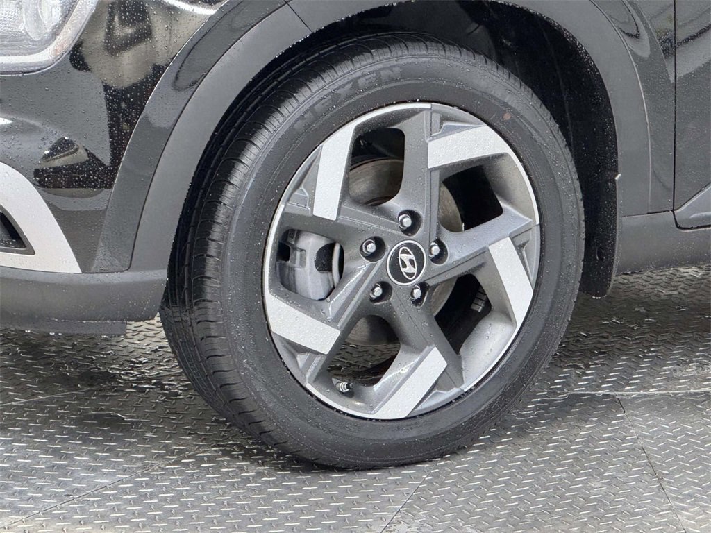 Used 2024 Hyundai Venue SEL image 9