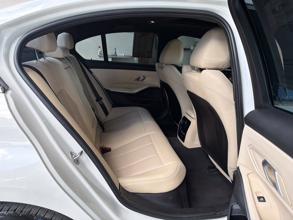 Used 2024 BMW 330i Sedan w/ Convenience Package RWD image 28