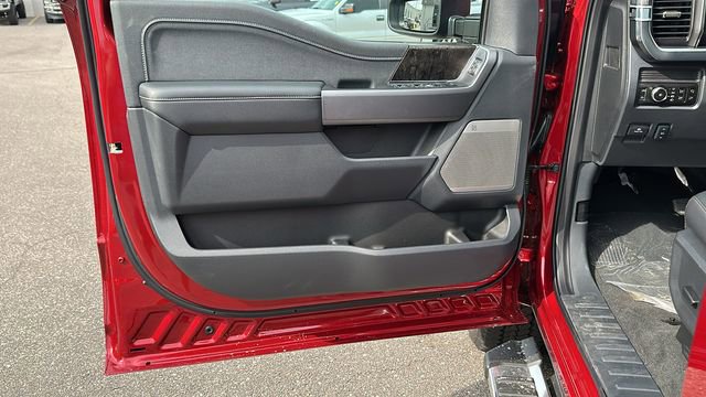 New 2025 Ford F250 Lariat w/ Chrome Package image 15