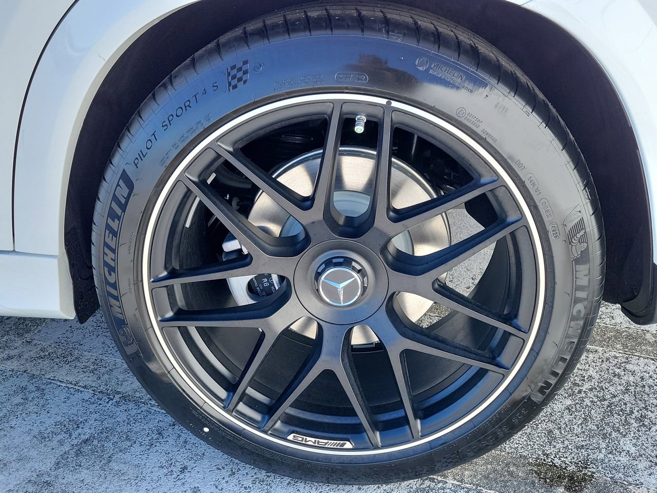 New 2026 Mercedes-Benz GLE 53 AMG 4MATIC Coupe image 9